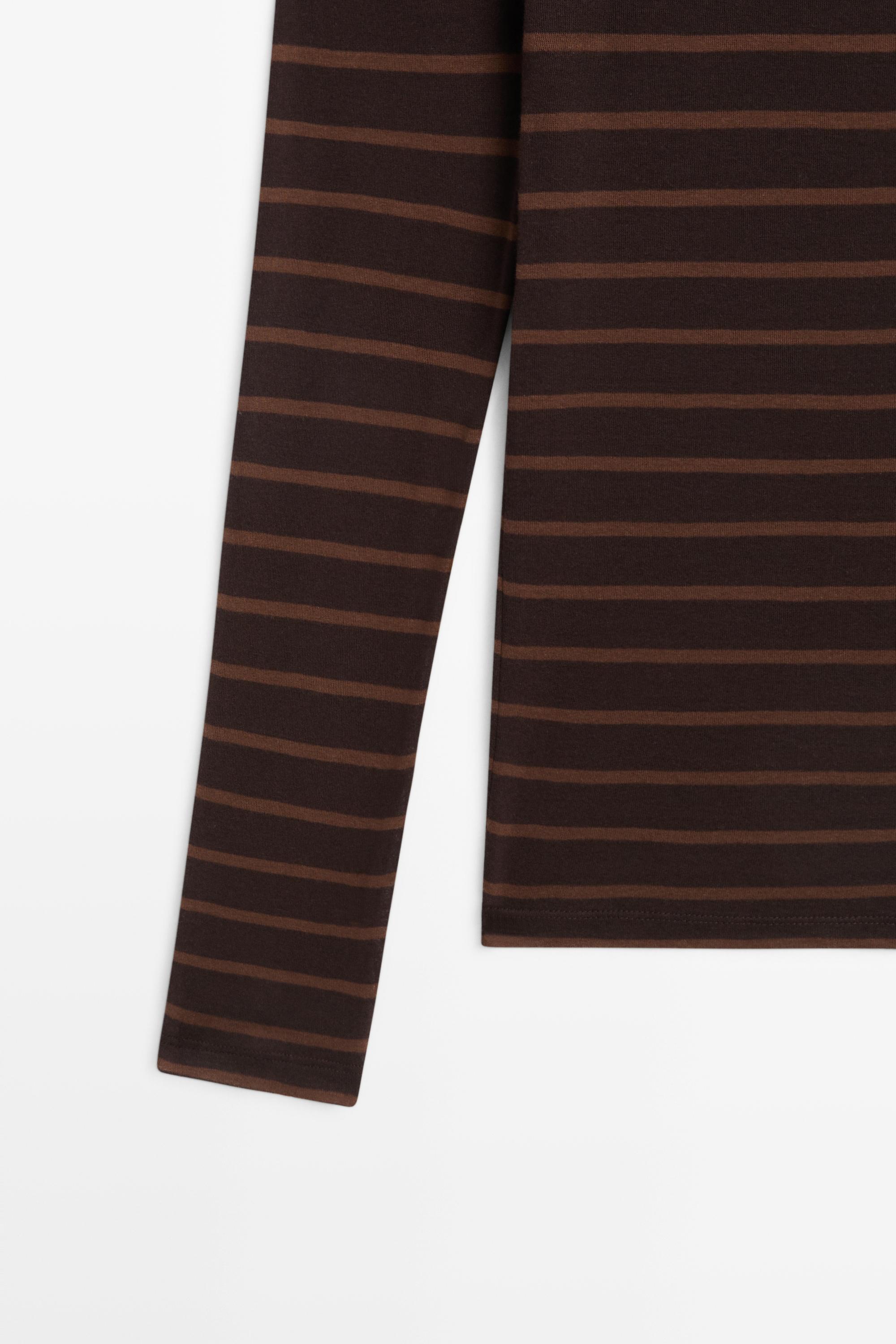 Long sleeve striped T-shirt